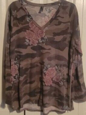 Prinstory Women’s XL V-Neck Long Sleeve Top Camo Floral Zip Sides